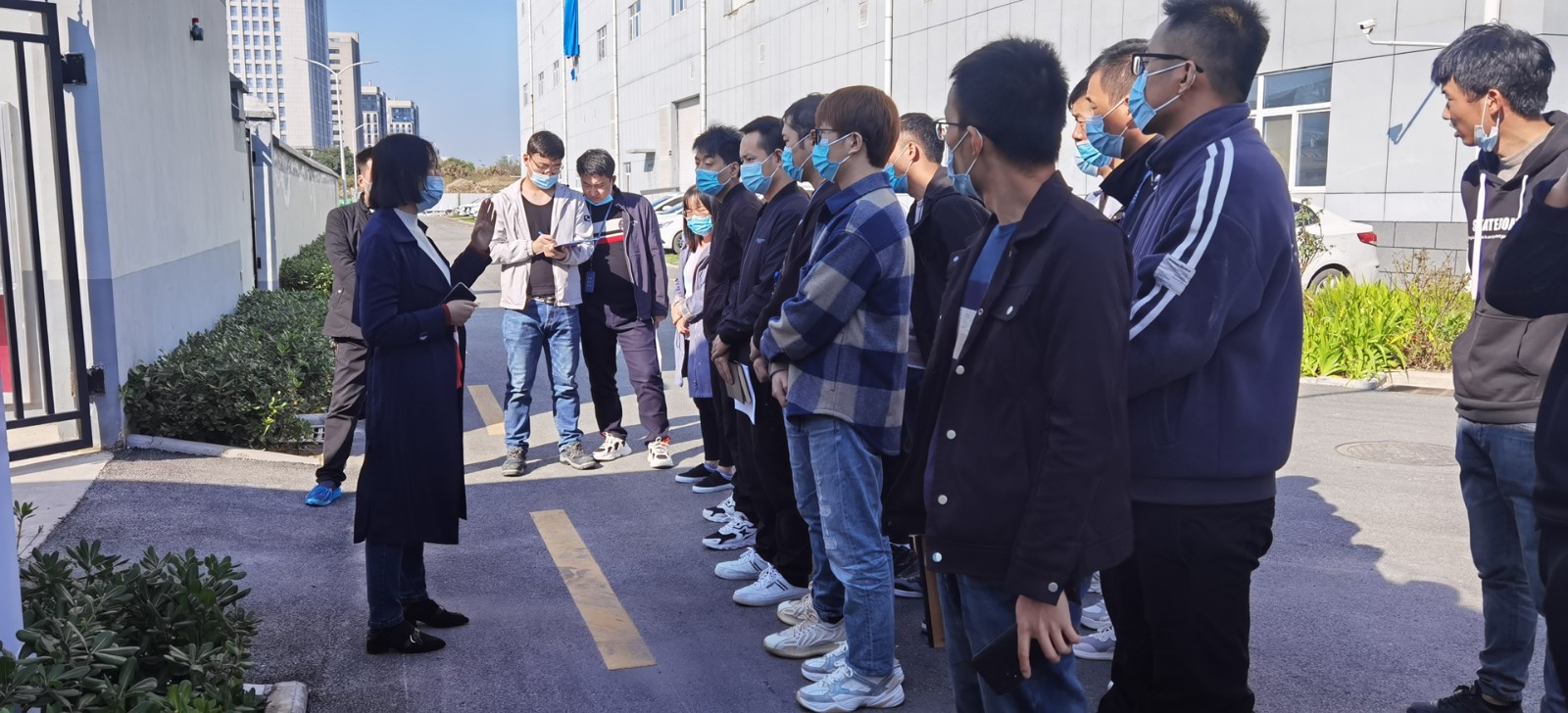 今年会官方网站微电动力部组织开展化学品泄漏应急演练