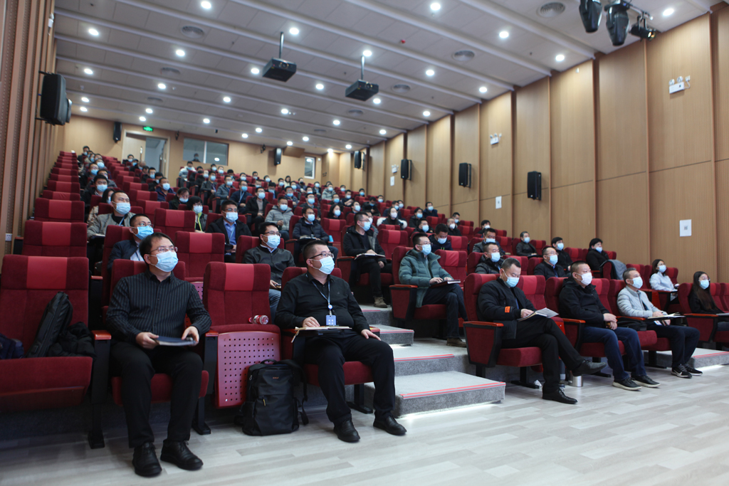 今年会官方网站微电召开中干高管述职会议